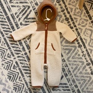 9M Fuzzy Onepiece Zip Up